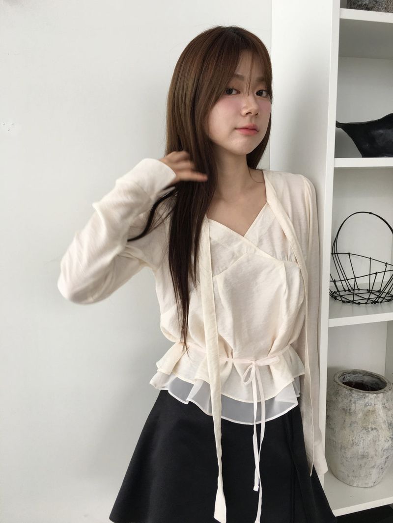 Rabit scarf blouse