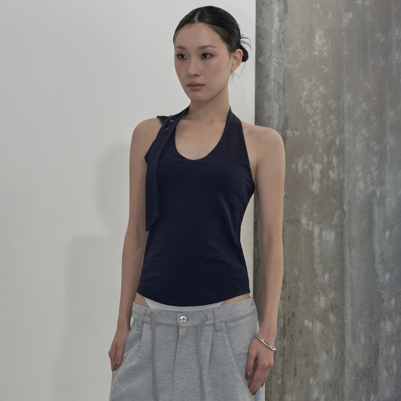 ZIZEMUSEUM（ジゼミュージアム）の「MULTIWAY STRAP HALTER TOP (DEEP NAVY)（Tops）」