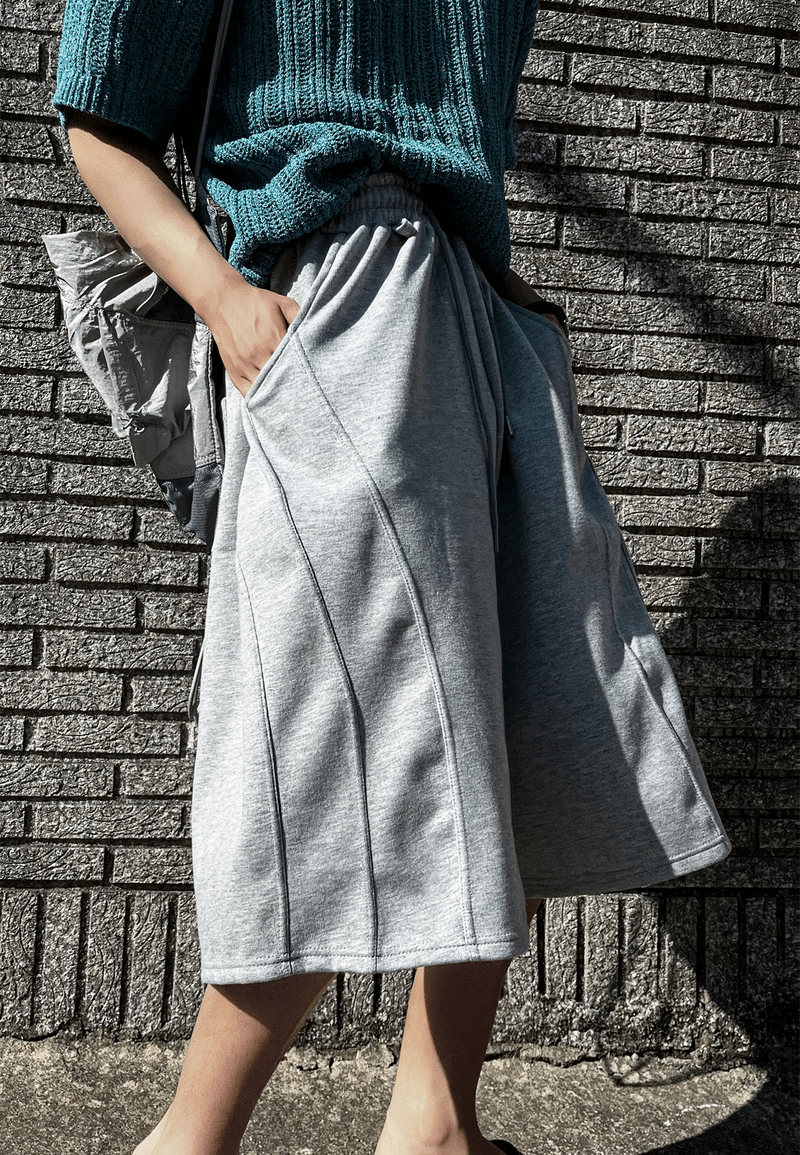 COSYHARU（コシハル）の「24SS カーブドバミューダパンツ（パンツ）」