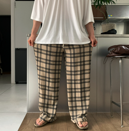 Kuiper Turkic Check Pattern Wide Fit Pants