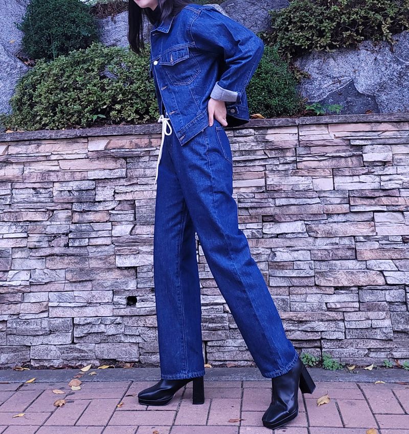 JEON SO MIN SEMI-WIDE FIT STRING POINT DARK DENIM PANTS [17708]