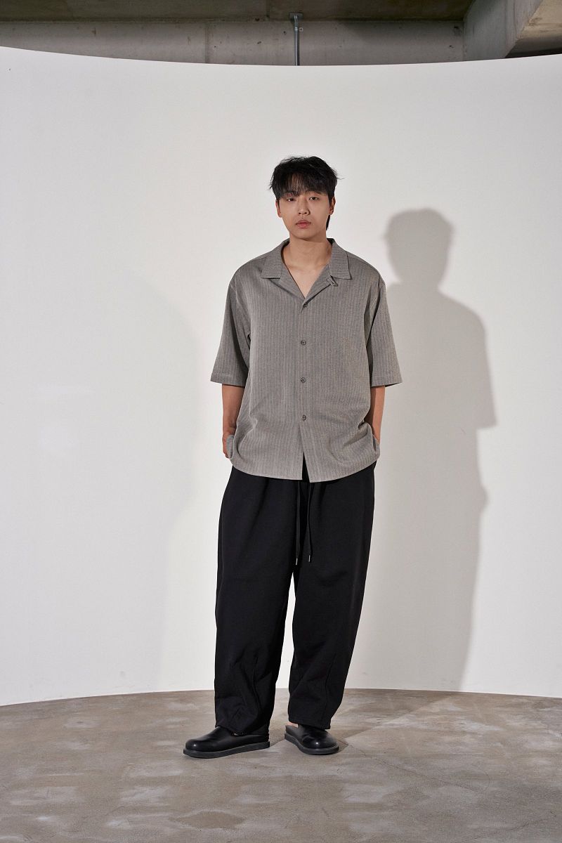 HERRINGBONE LINEN TAILORED 1/2 SHIRT (Black)