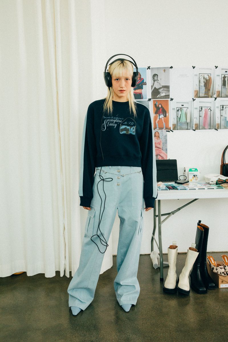NAVY BAG CROP SWEATSHIRT (fleece)