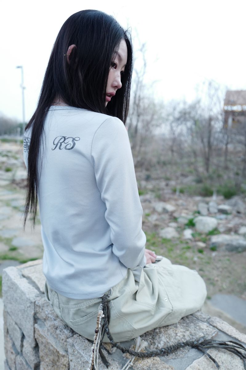 Wing long sleeve tee dust blue