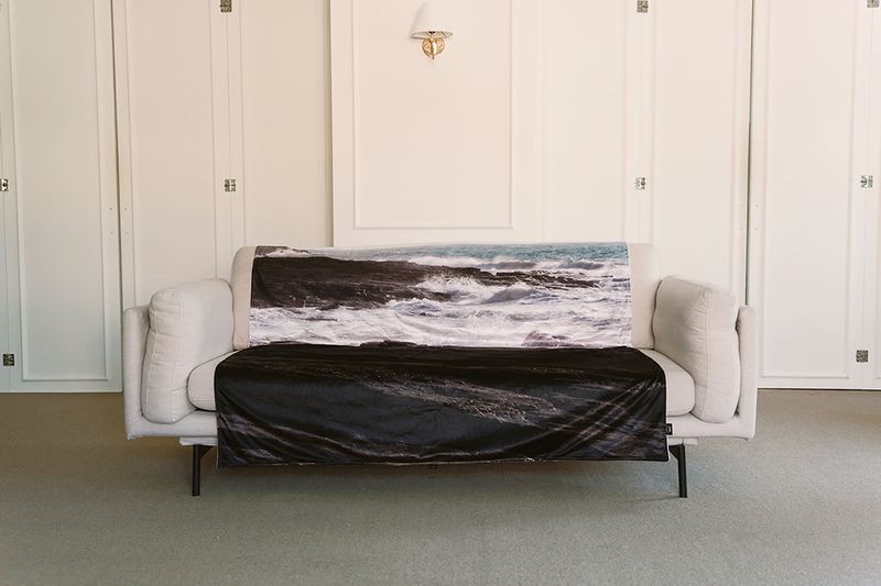 LNL cliff blanket