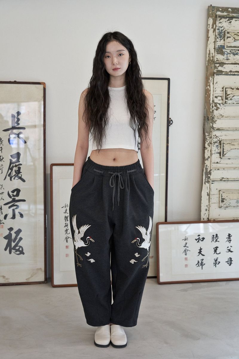 CRANE EMB. H-T SWEAT PANTS (Charcoal)