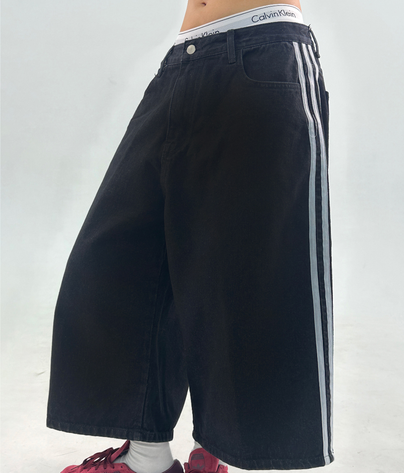 THREE-STRIPE POINT DENIM BERMUDA💙🖤 - 2 COLORS