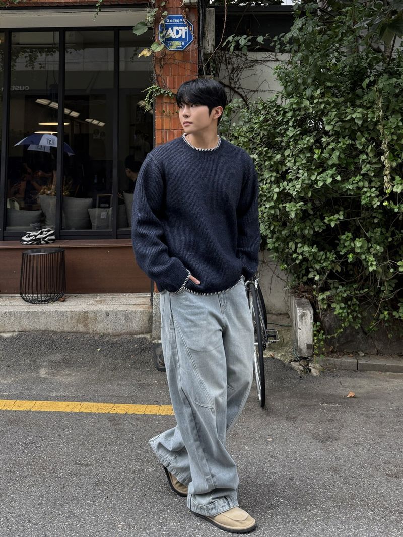 Hoshi line round knitwear