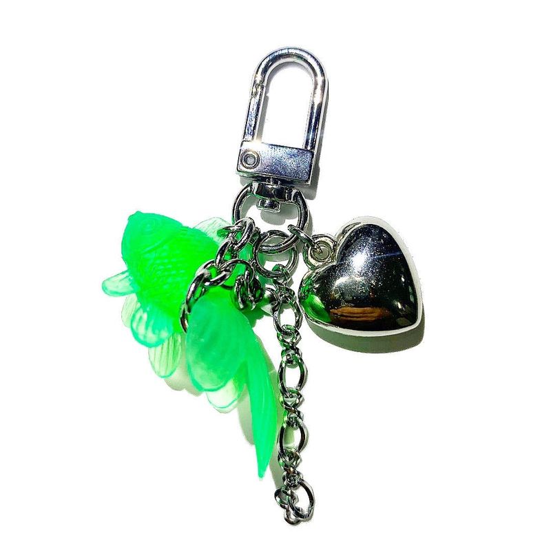 Tied goldfish keychain (color random)