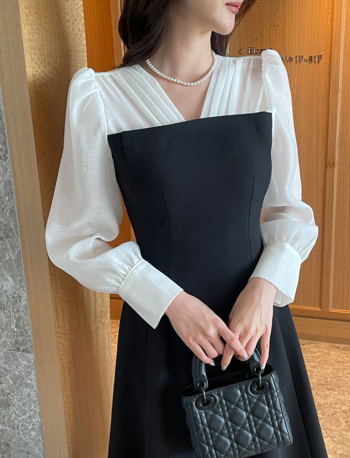 Chenibel V-neck Color Matching Pin-Tuck Flare One Piece