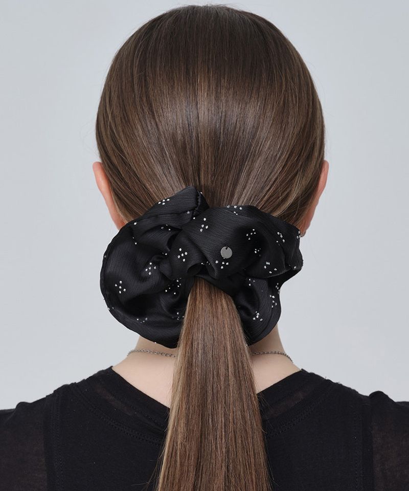 XANADU（ジェナドゥ）の「グリント シュシュ ブラック（ヘアアクセサリー）」