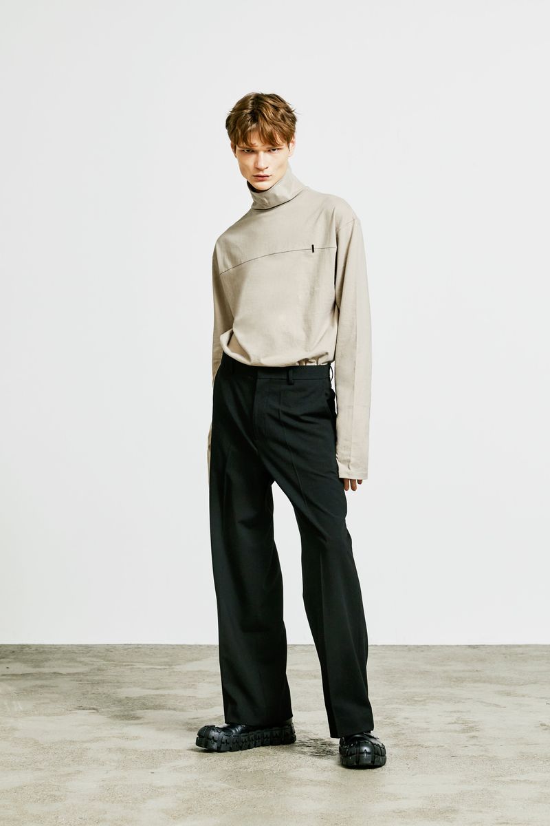 back button long sleeve chest tip turtle neck ivory