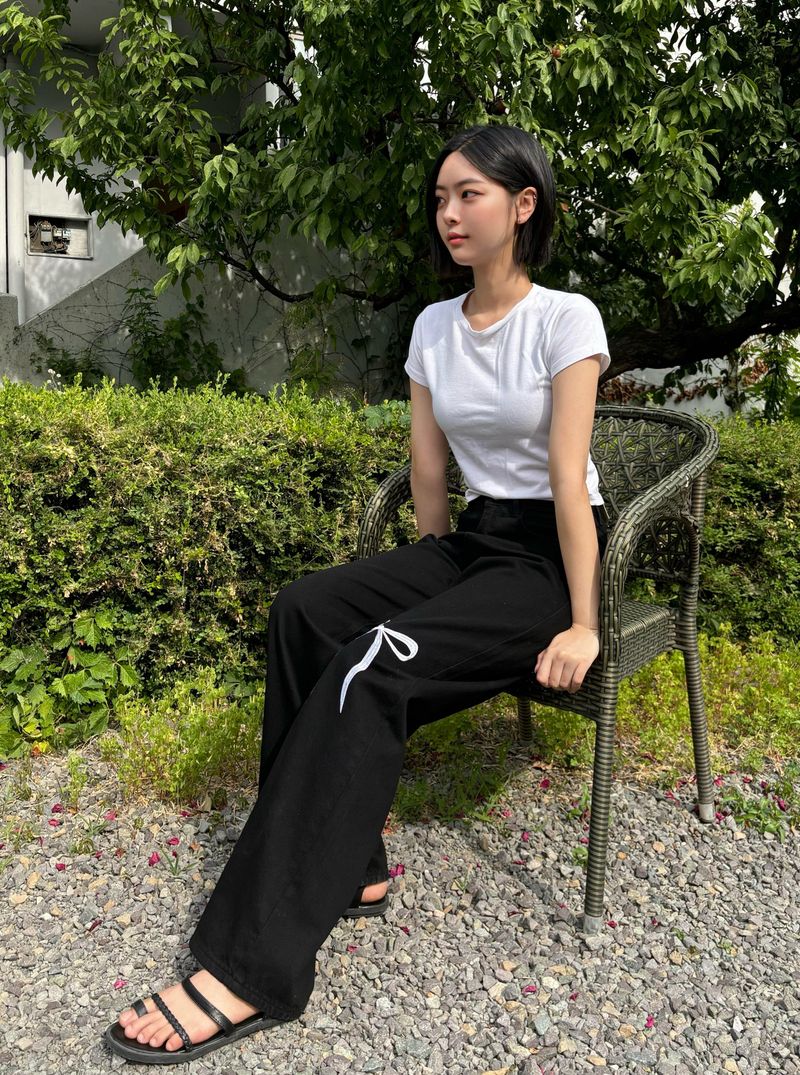 RIBBON EMBROIDERED BLACK DENIM PANTS code 18203