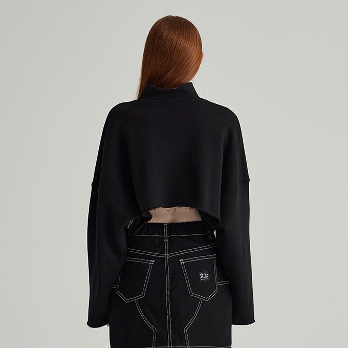BLACK TURTLENECK CROP SWEATSHIRT