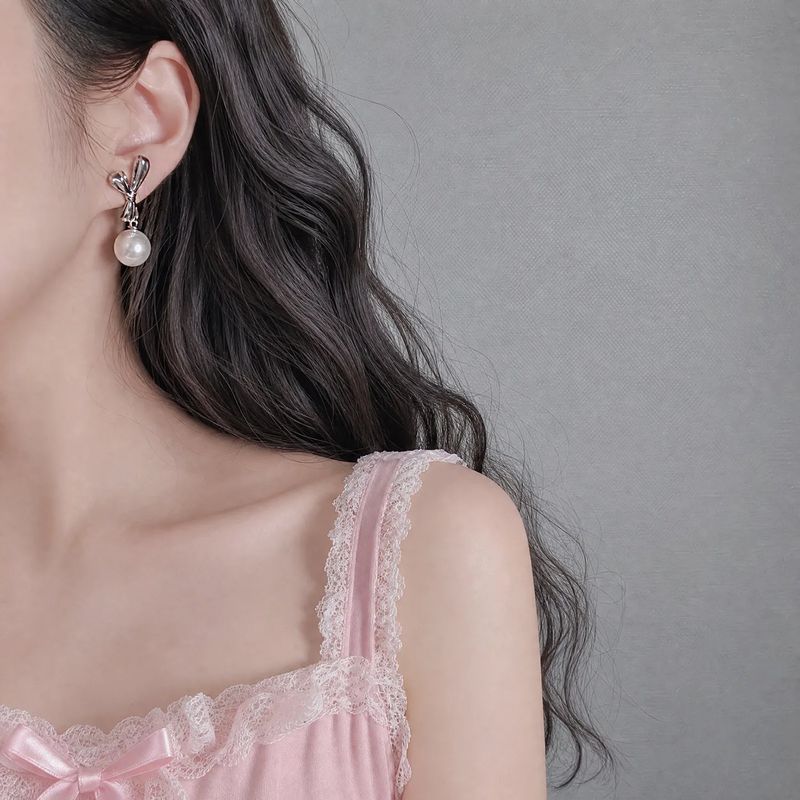 [Red Velvet Seulgi, KISS OF LIFE Belle Piercing] Dalia Ribbon and Pearl Piercing - Silver Color