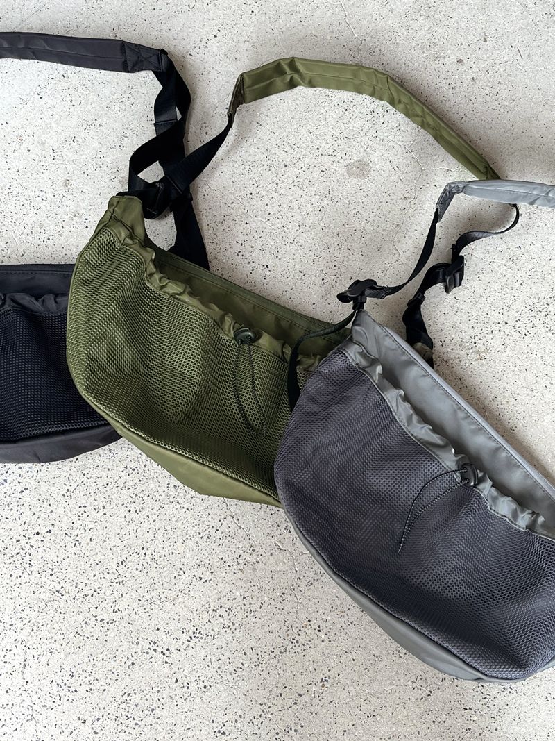 Kintz mesh color combination nylon messenger cross bag