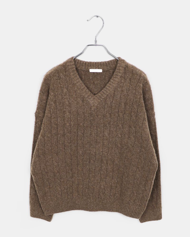 Noyu Loose Wool Cable-knit V-neck Sweater