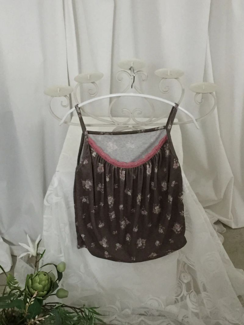Rosy Lace Sleeveless