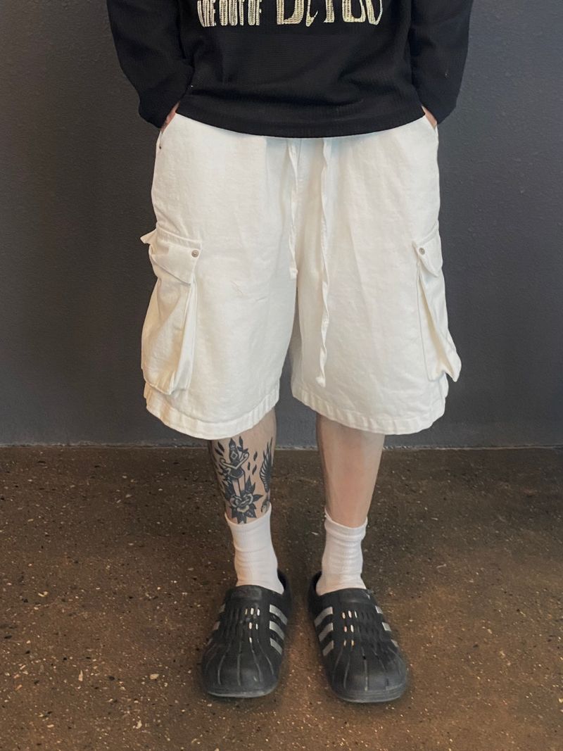 UNAIDUN（アネイダン）の「White Cargo Bermuda Pants（Pants）」