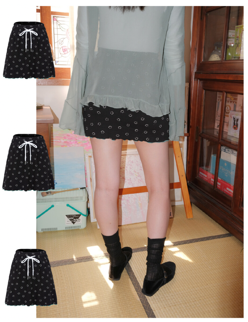 smile mini skirt black