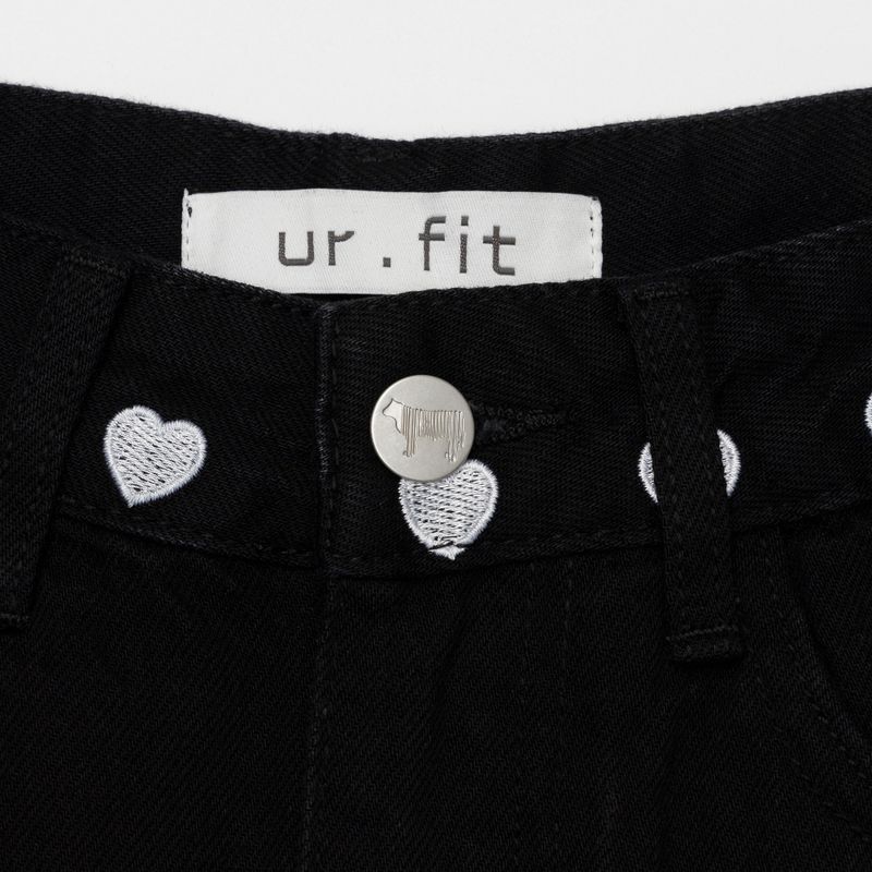 HEART EMBROIDERED BLACK DENIM SHORTS code 18206