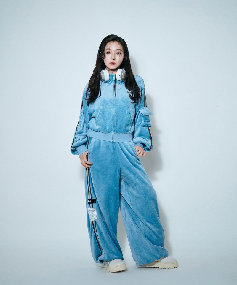 ANDGEEBEE（アンジービー）の「ラインボアジャージセット（セットアップ）」