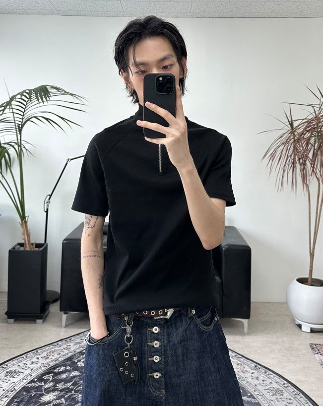 SATIIIZ（サティーズ）の「Ferrer Ribbed Half Zip-Up Short Sleeve Tee（Tops）」