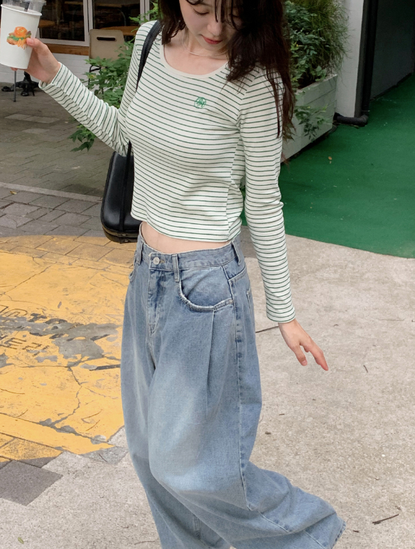 Border Square Embroidery T-shirt (4color)