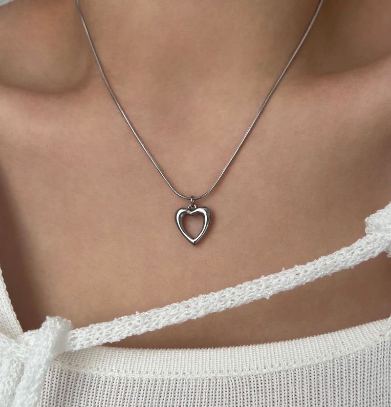 Acer rojo（アセルロジョ）の「Hui Space Heart Stainless Steel Snake Strap Coin Layered Necklace（Accessories）」
