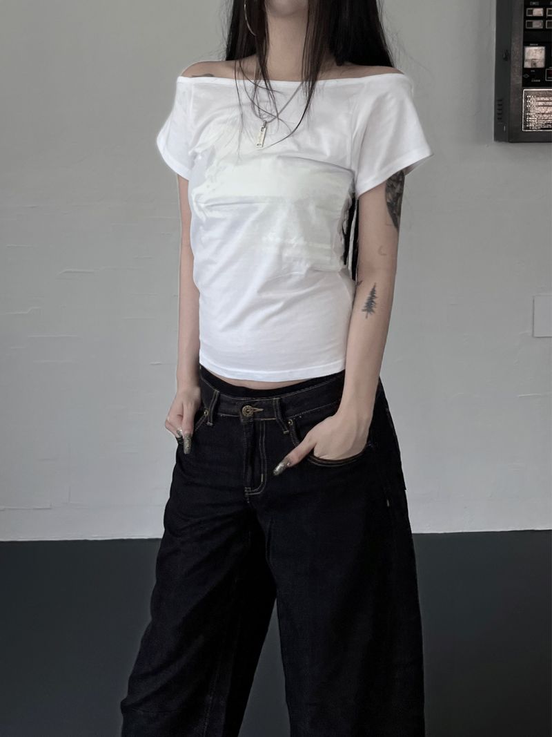 horse shadow off-shoulder T (2color)