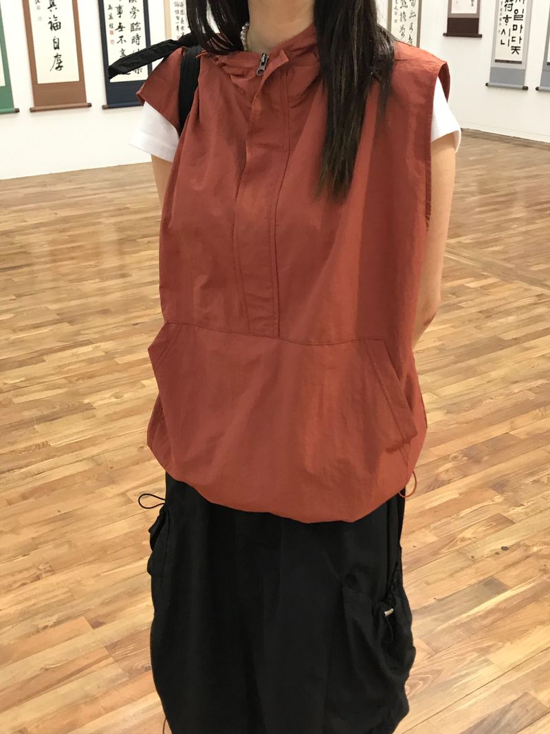 Track anorak vest