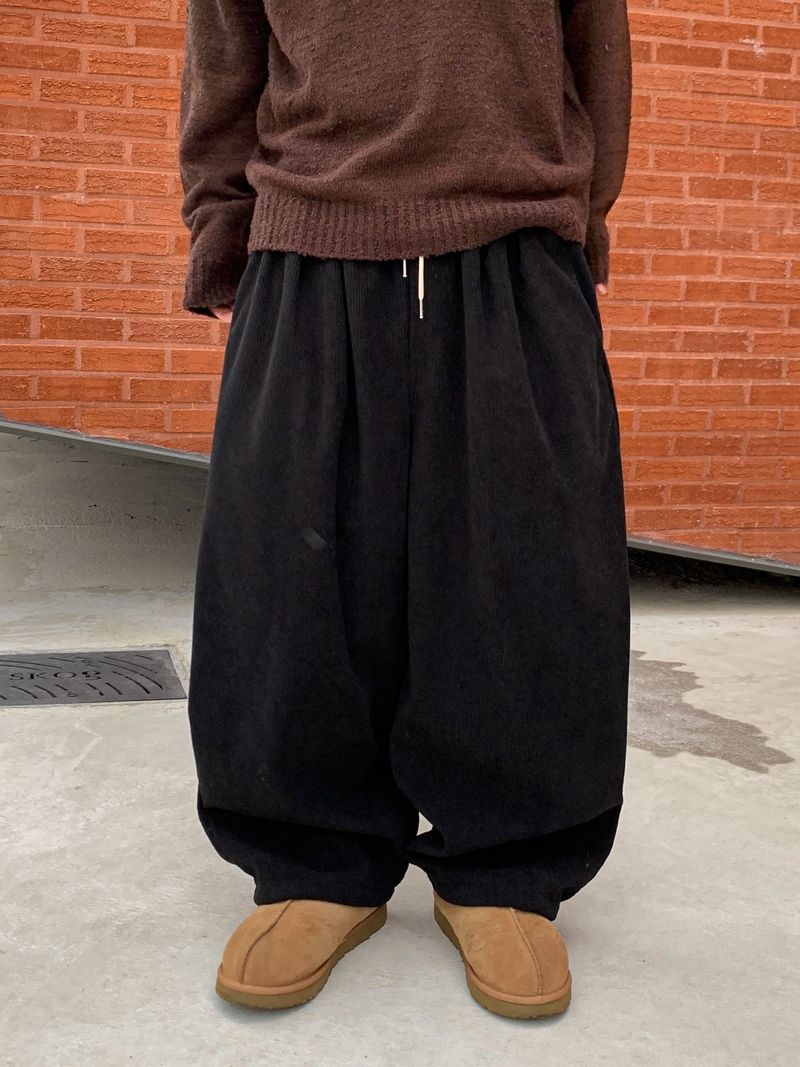 WHAT A LOOK（ワット ア ルック）の「コーデュロイツータックバルーンワイドパンツ（パンツ）」