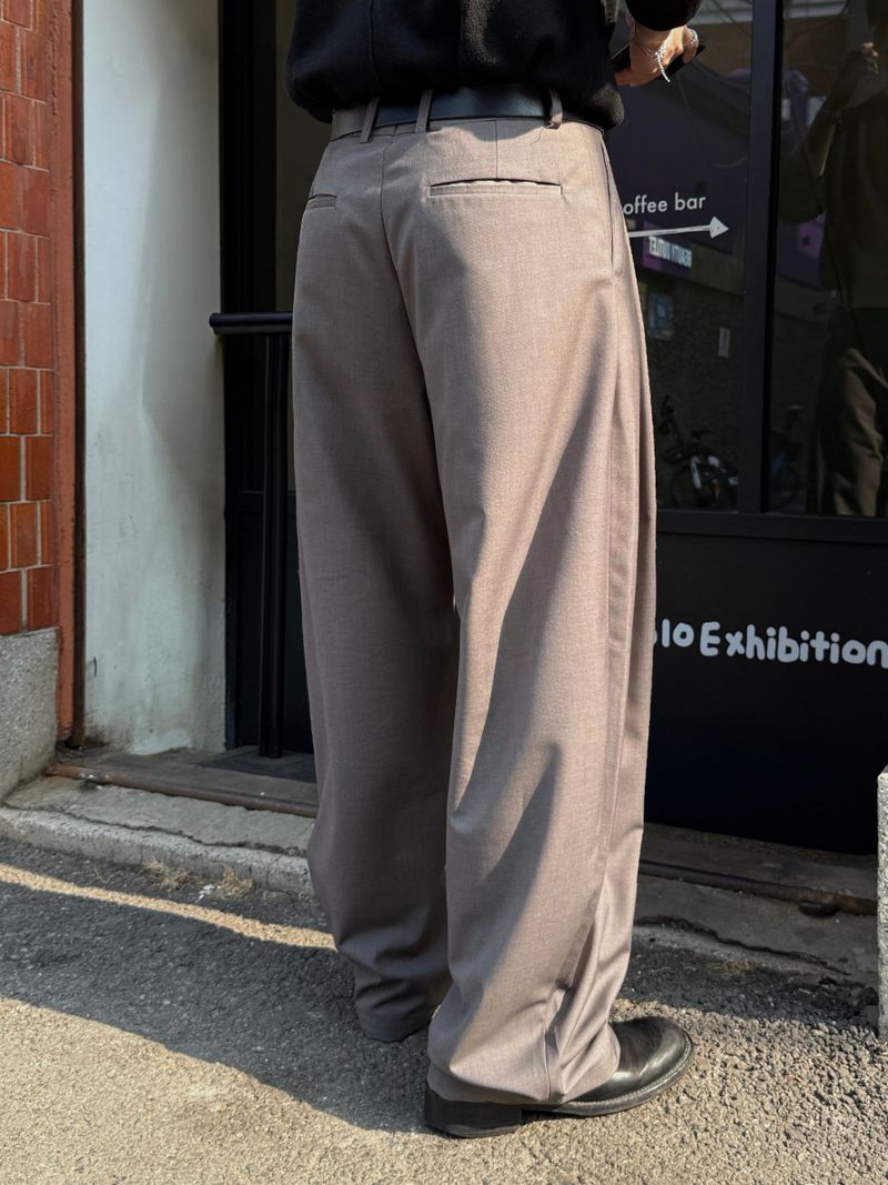 Tieve one tuck slacks