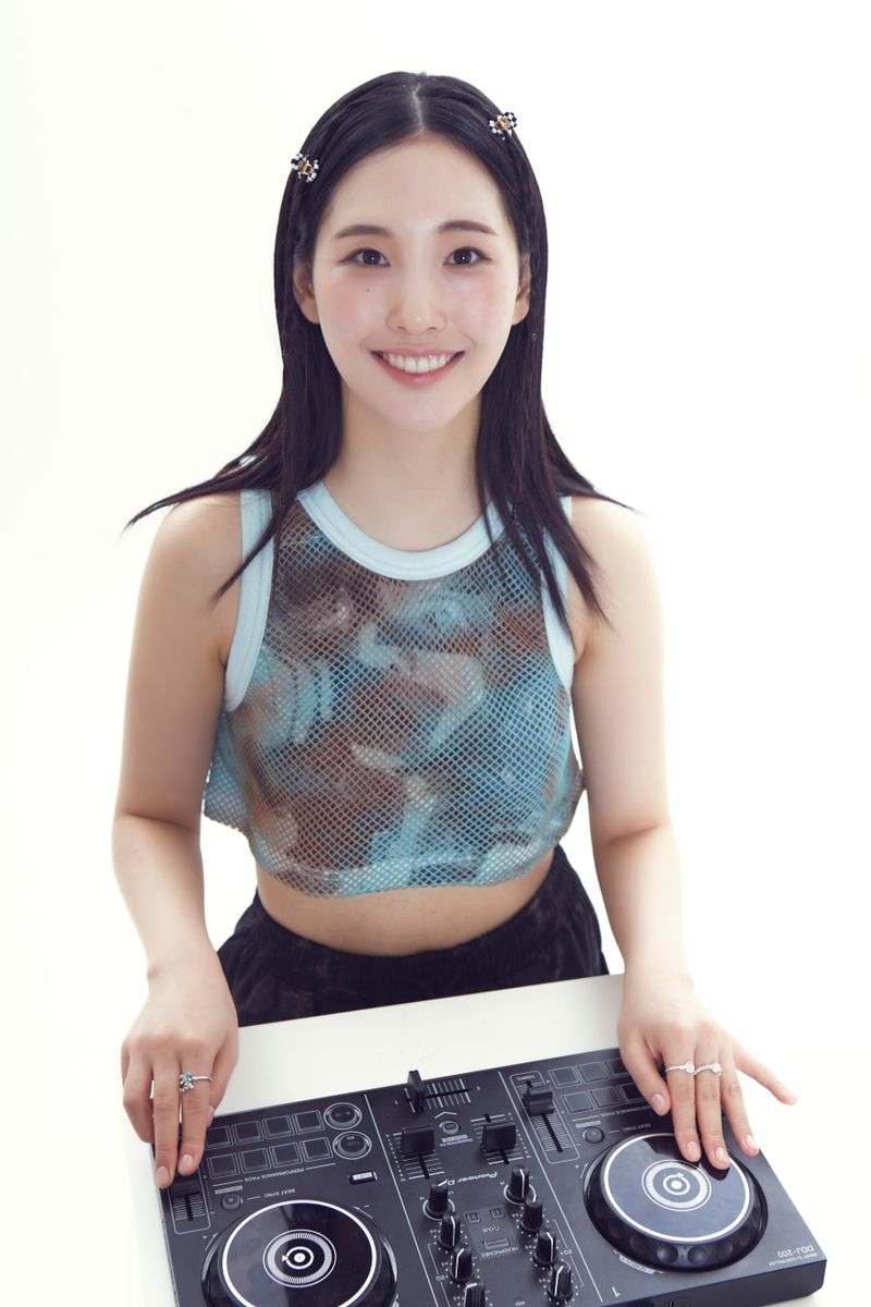 graphic mesh sleeveless croptop_skyblue