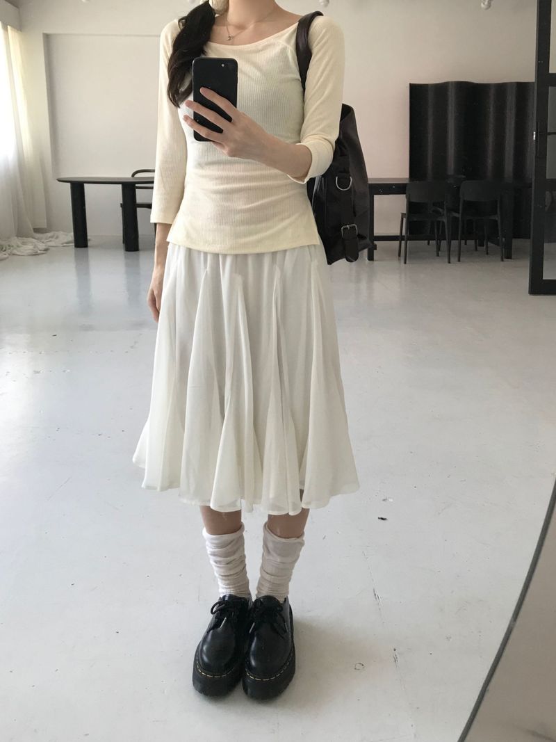 Kitten（キッテン）の「chiffon midi skirt (2color)（Skirts）」