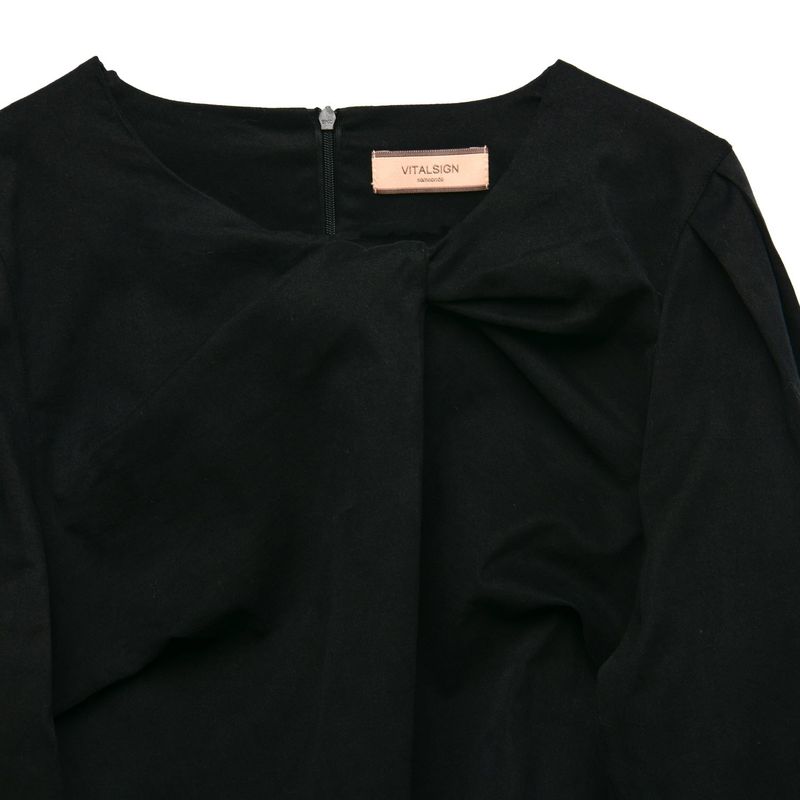 [LINE] Sleeve Tuck Twisted Blouse (2colors)