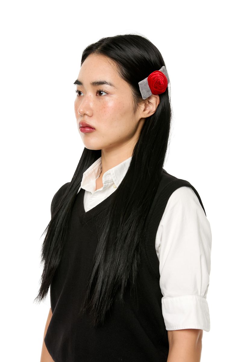 YONOSE（ヨノセ）の「VELVET ROSE PIN / RED（Hair Accessories）」