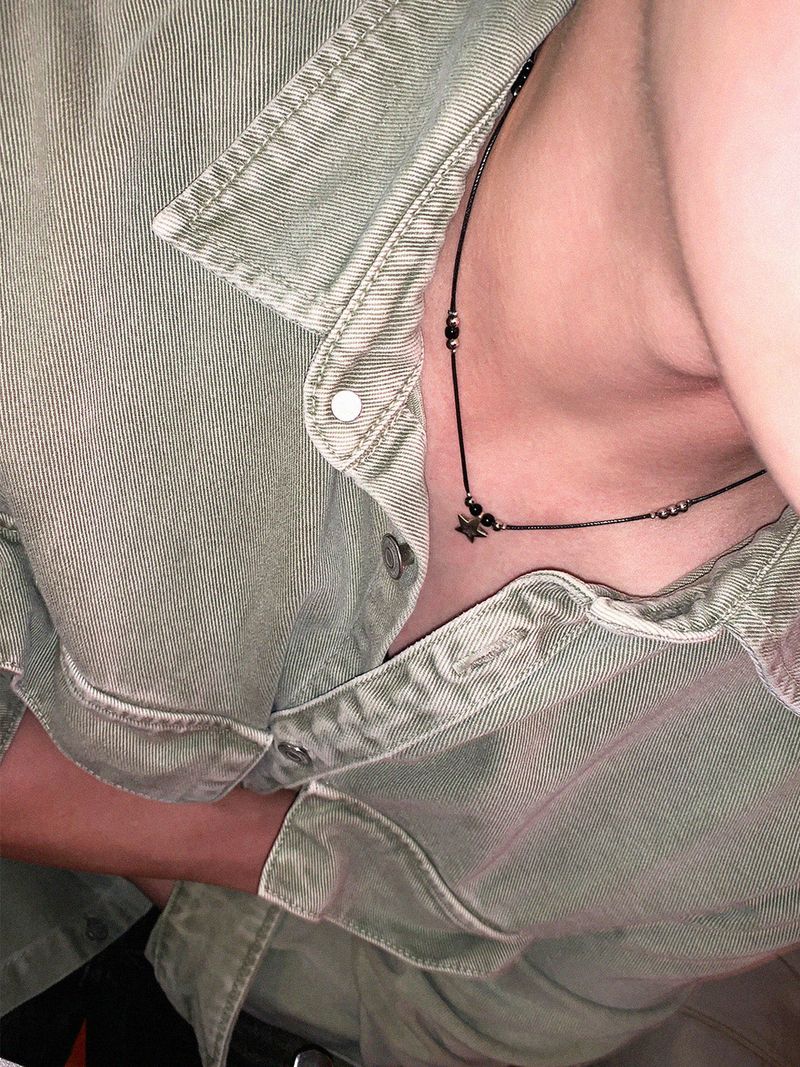 ETOILE STRING NECKLACE