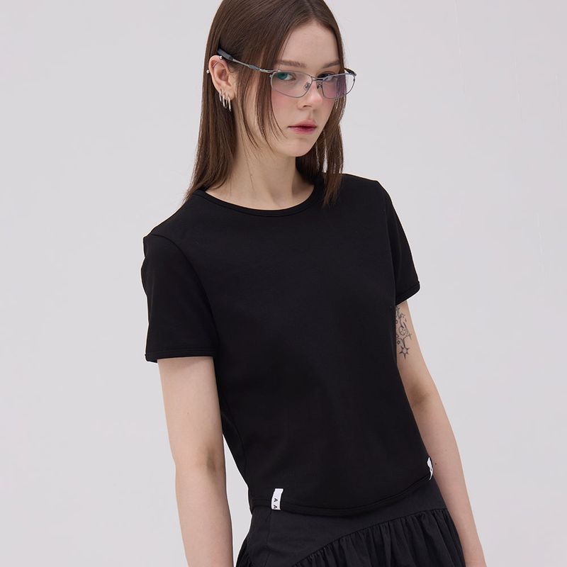 AACA（アカ）の「ダブルラベル BW Tシャツ_2Color（トップス）」