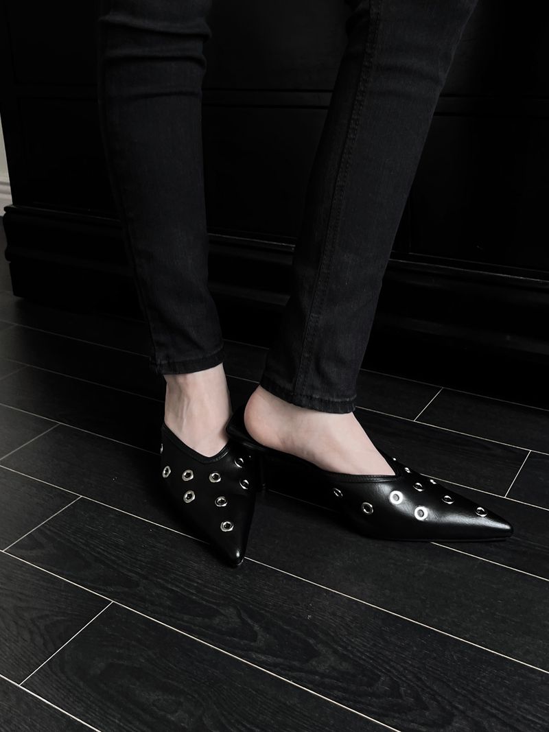 eyelet stiletto mule