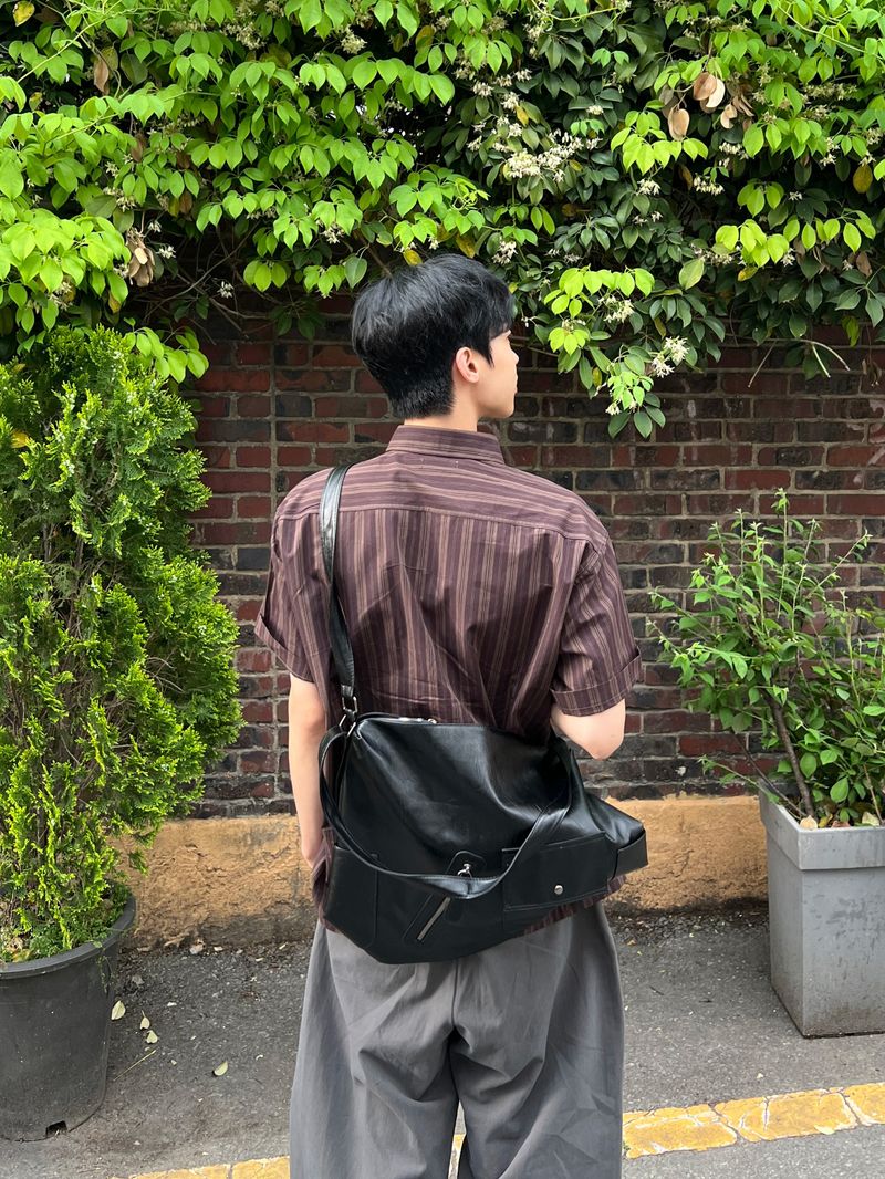 Bold Youth Leather Bag – Black