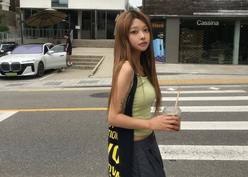 Keep Moving One-Cut Shoulder Bag (3c)