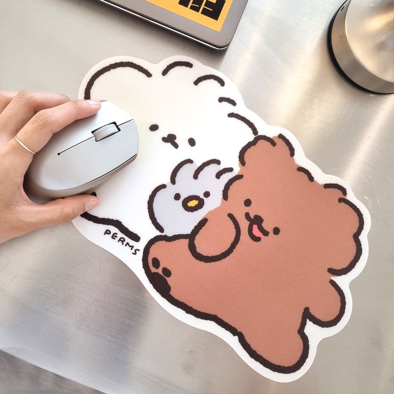PERMS（パムズ）の「マウスパッドのように行こう（Smartphone Accessories）」