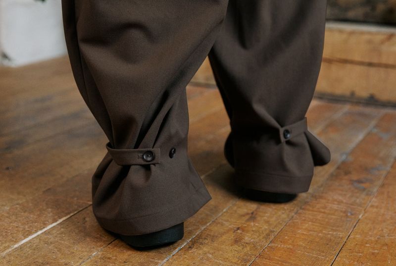 unisex strap balloon pants brown