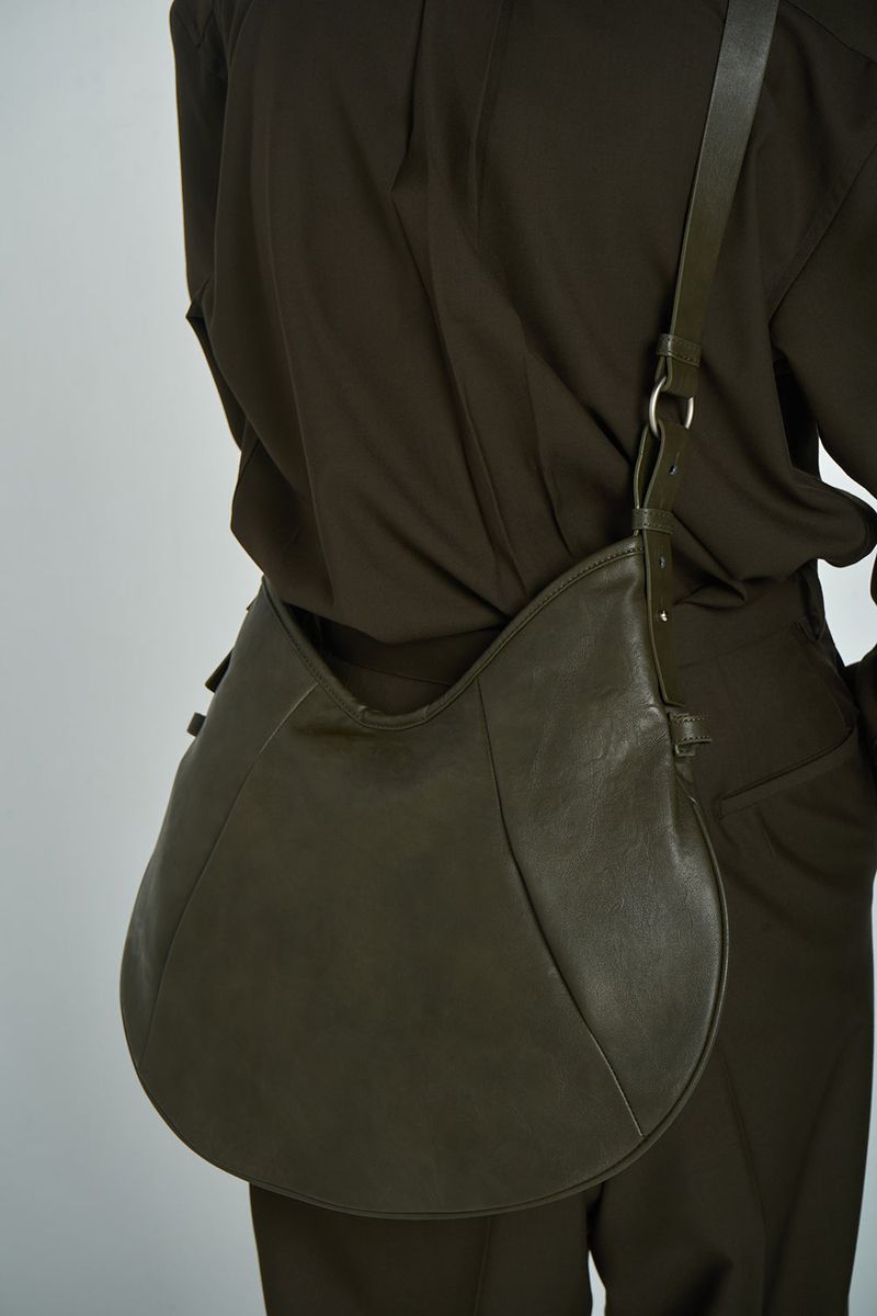 H-Buckle Soft Leather Dumpling Bag (khaki)