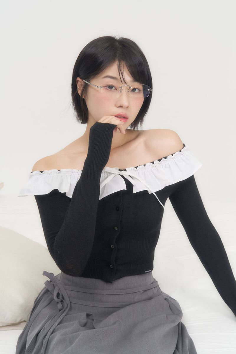 FRILL CROP CARDIGAN (BLACK)