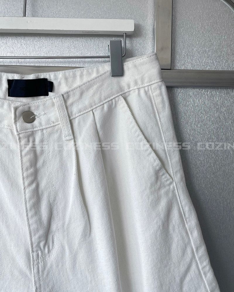 SI White Two Tuck Shorts (S–L)