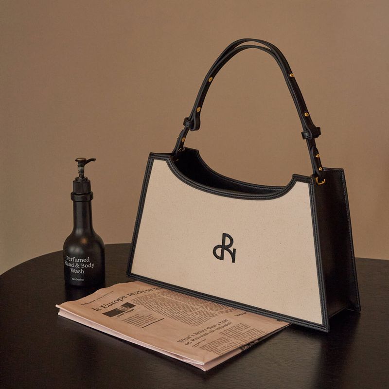 DIERNEAS(ディアネス)の「LINIE Bag (Black)(Bags)」