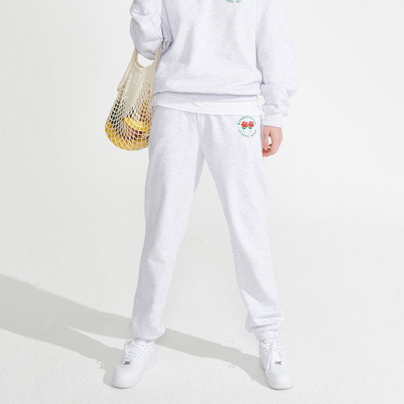 wonder visitor（ワンダービジター）の「Logo Jogger pants [Light grey]（Pants）」
