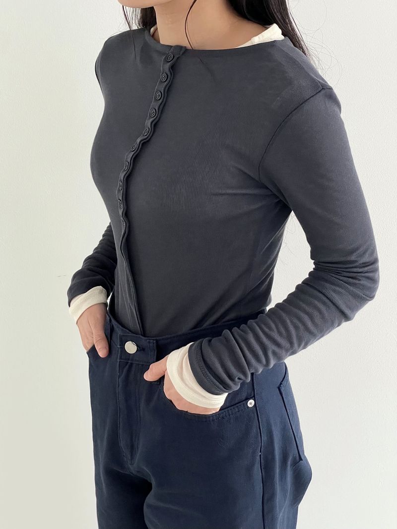 Fake button sleeve T
